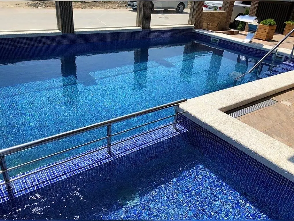 Бассейн | Lemoni Hotel, Краснодарский край