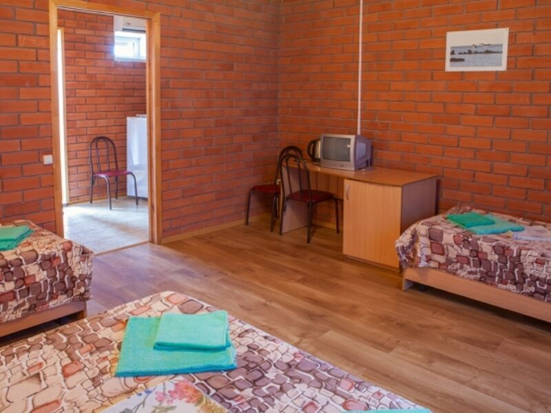 Стандартный 4-местный (главный корпус с балконом)