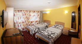 Стандарт без балкона 2-местный с двумя раздельными кроватями, Отель Изумрудный, Кабардинка