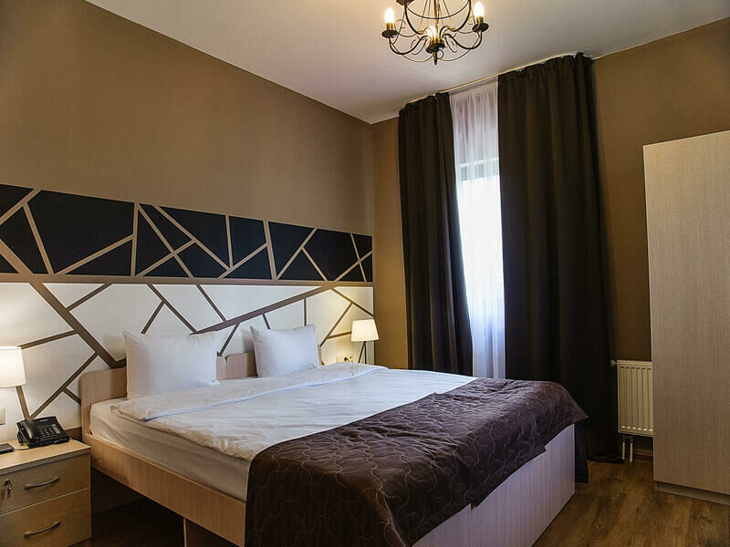 Семейный 4-местный 2-комнатный цокольный этаж