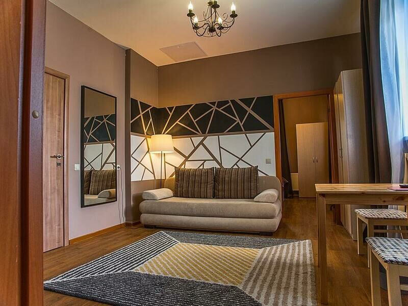 Семейный 4-местный 2-комнатный цокольный этаж