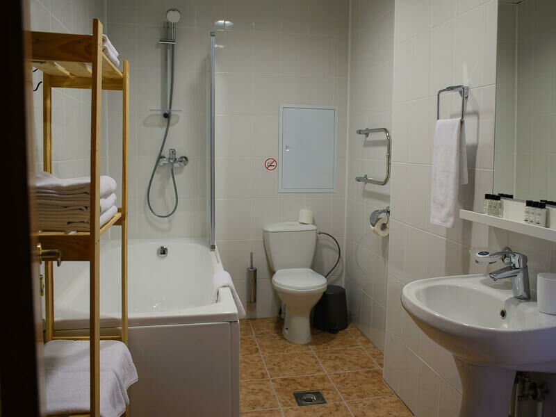 Семейный 4-местный 2-комнатный цокольный этаж