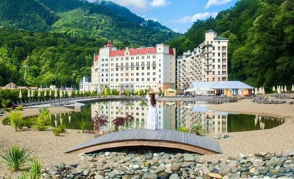 Внешний вид. Горное озеро | Tulip Inn Rosa Khutor, Краснодарский край