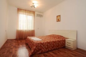 Повышенной комфортности 2-местный 2-комнатный корпус 1, Отель Дубравушка, Криница