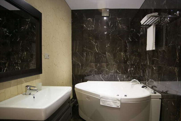 Luxe (основной корпус)