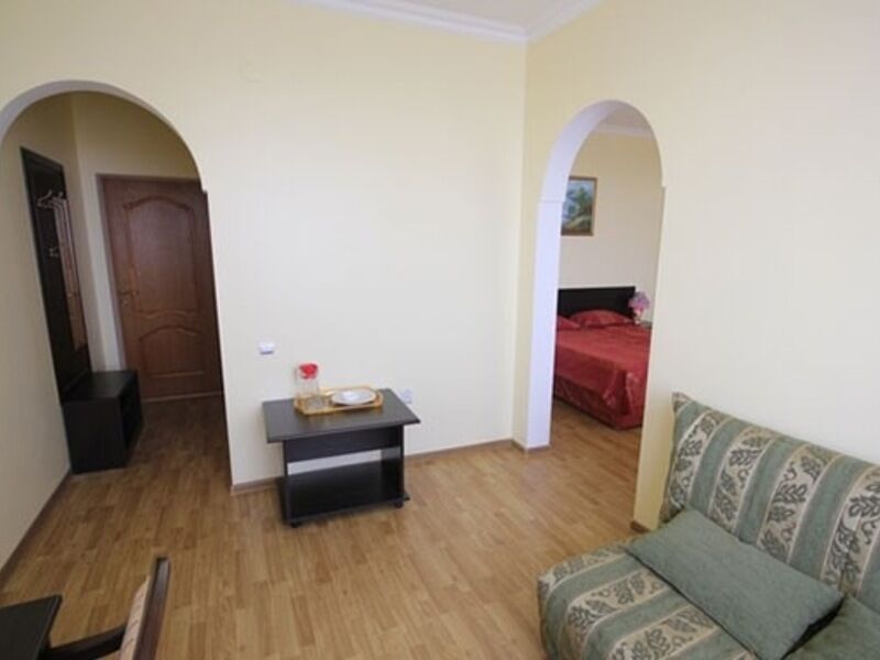 Люкс 2-местный 2-комнатный с балконом