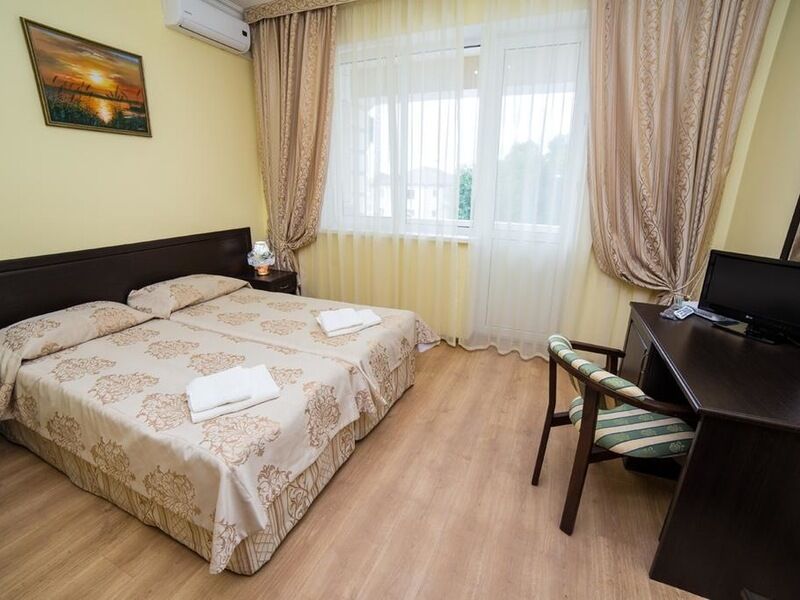 Полулюкс 2-местный с балконом