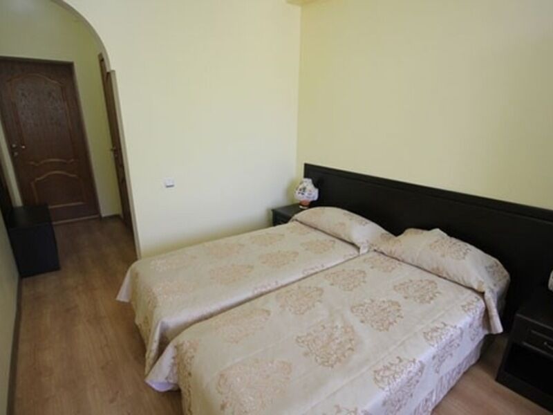 Полулюкс 2-местный с балконом