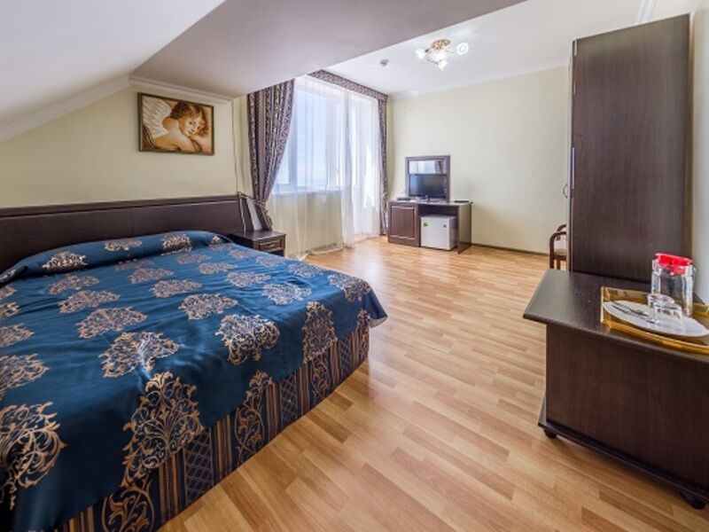 Полулюкс 2-местный с балконом