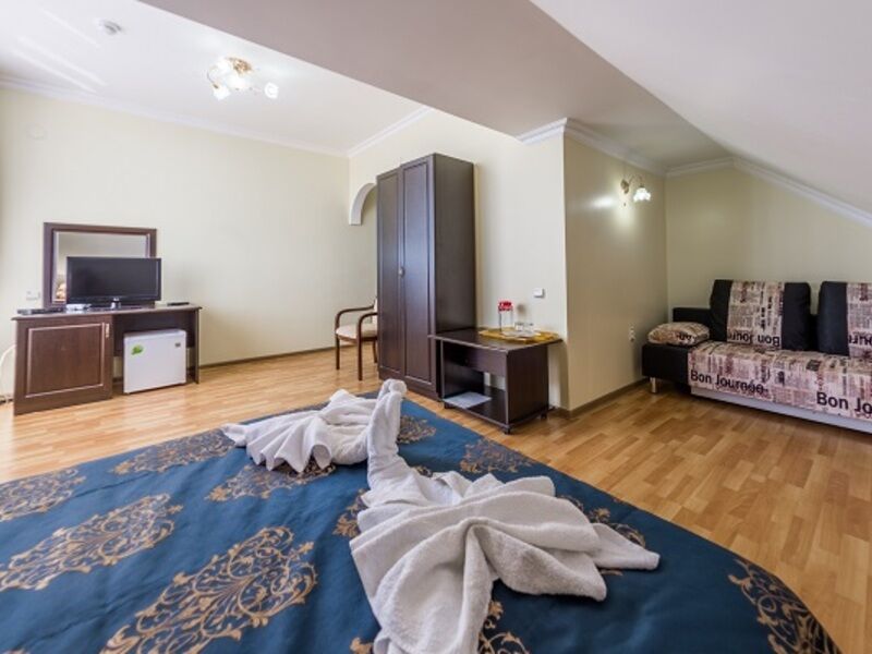 Полулюкс 2-местный с балконом