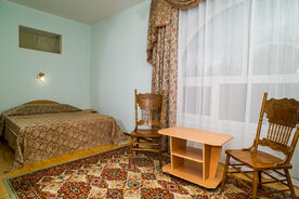 Стандарт 4-местный 2-комнатный корпус 1, Гостиница Приморье, Ольгинка