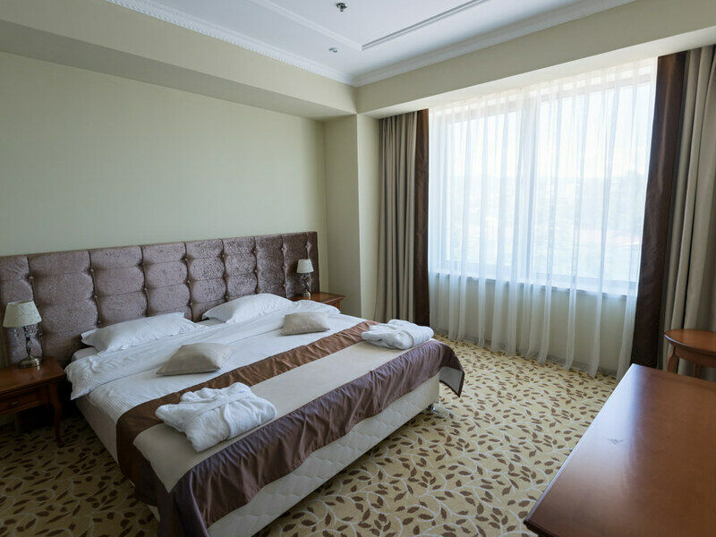 Семейный Сюит