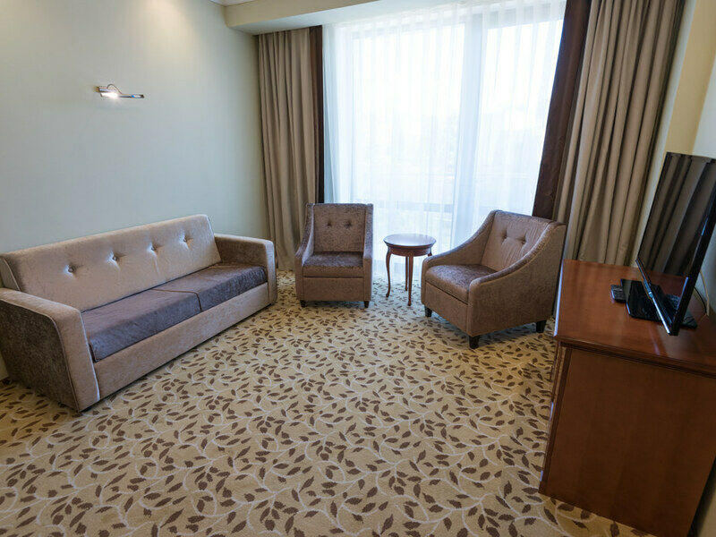 Семейный Сюит