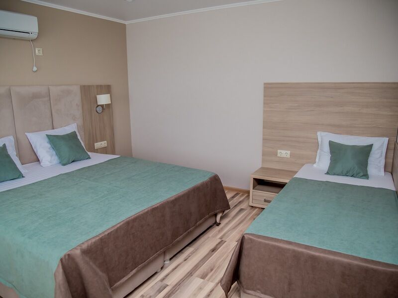 Семейный 2-местный 2-комнатный (с террасой)