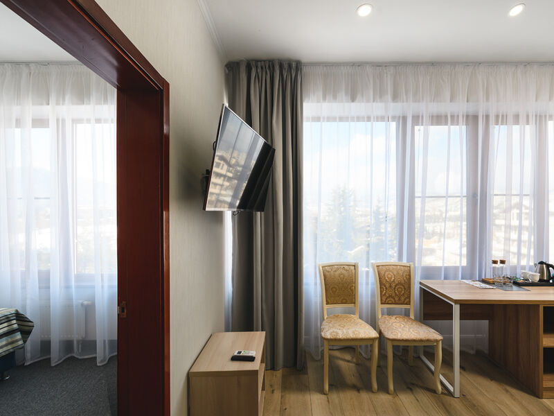 Люкс 2-местный 2-комнатный (отель)