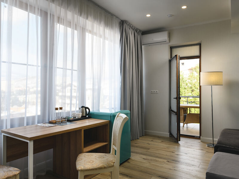 Люкс 2-местный 2-комнатный (отель)