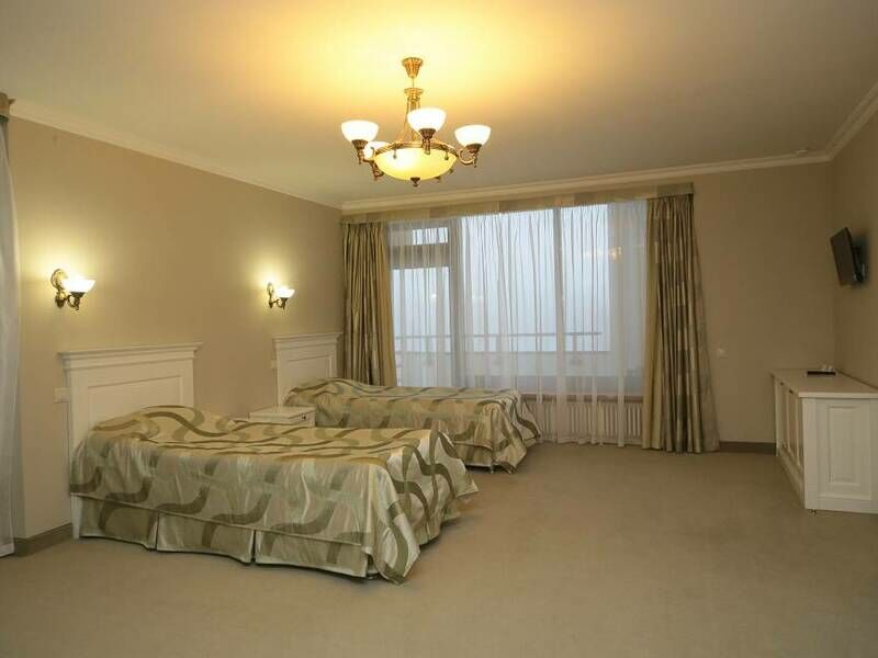 Люкс 4-местный 3-комнатный (корпус 1)