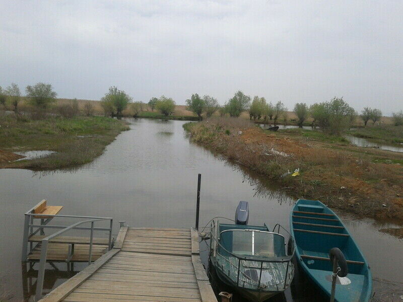 Тишково астраханская. Астрахань село Тишково. Астрахань Тишково пляж. Рыболовная база в Тишково Астраханская область. Гостевой дом Дельта Тишково Астраханской.