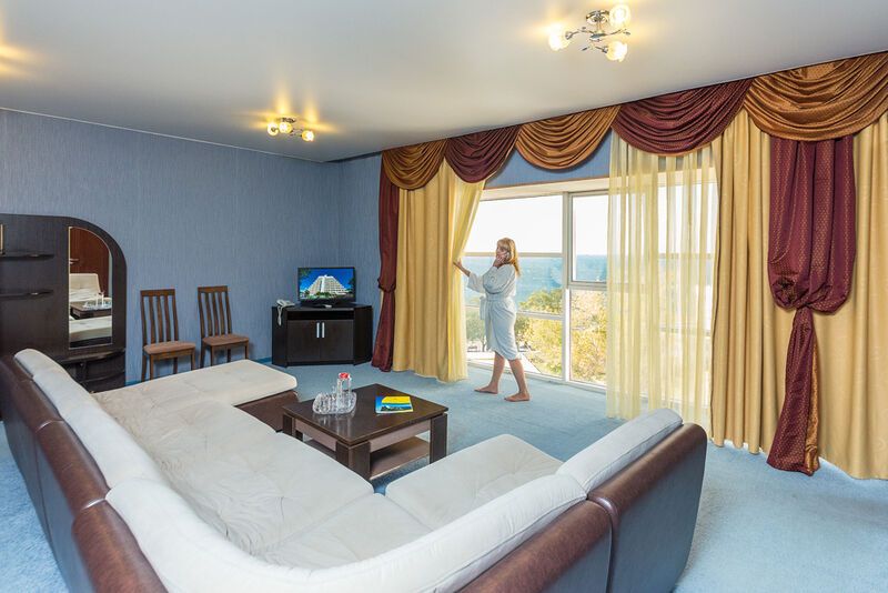 Панорамный Люкс 2-местный 2-комнатный (корпус 3)