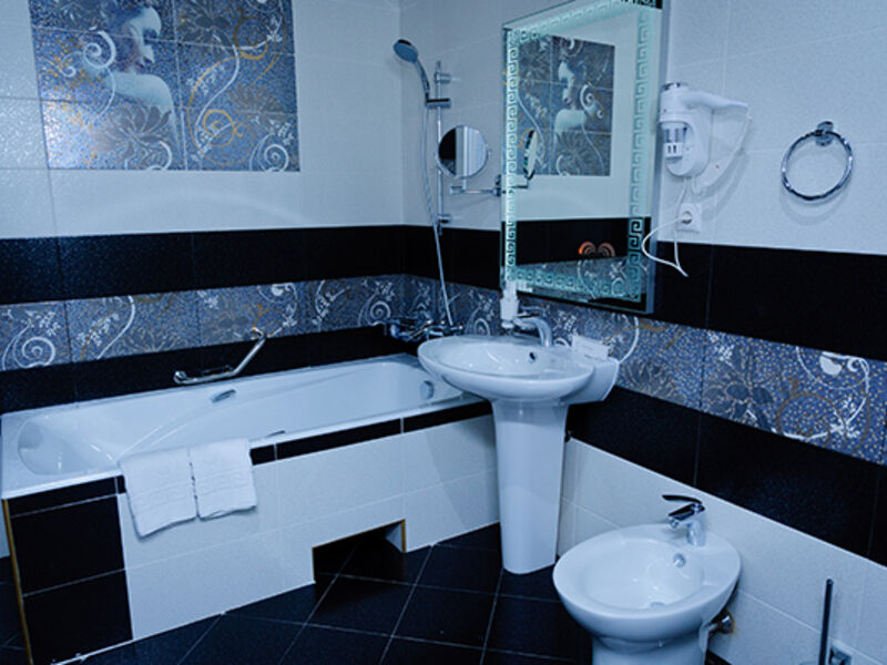 Люкс Серебрянный 3-комнатный 4-местный с кухней, 115 м.кв., 6 этаж