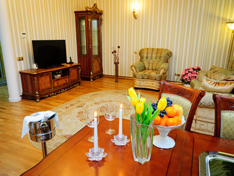 Люкс Синдика 2-комнатный с кухней, 67 м.кв.