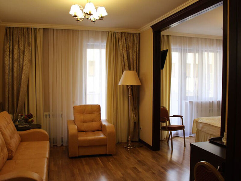 Люкс Сюит 2-местный 2-комнатный