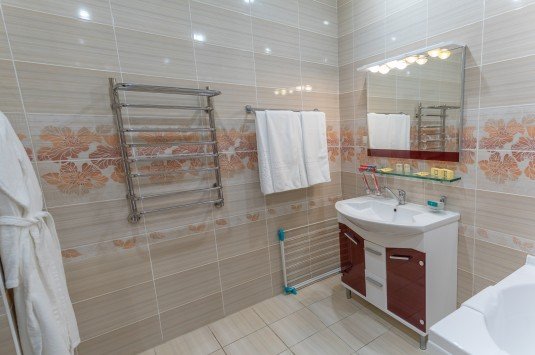 Люкс 2-местный 3-комнатный №101