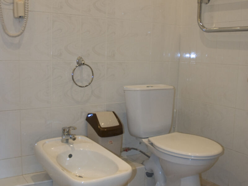 Люкс 2-местный 2-комнатный с балконом корп.2==