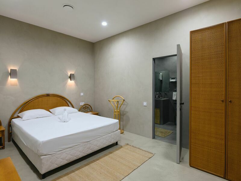 Сюит 2-местный 3-комнатный (Вилла 1)