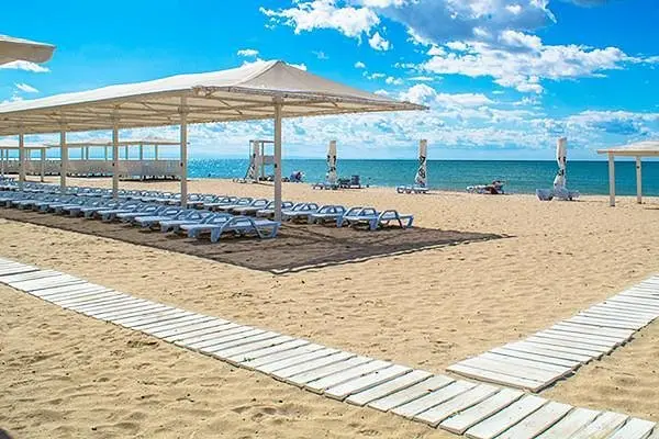 Пляж Лазурный берег | Петр, Крым