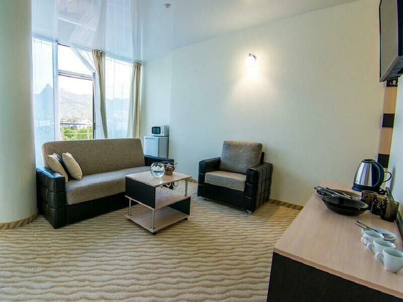 Полулюкс 2-местный 2-комнатный с террасой 4В