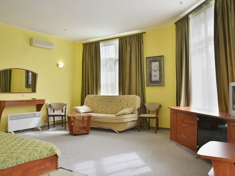 Полулюкс 2-местный c балконом