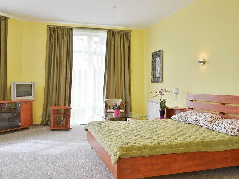 Полулюкс 2-местный c балконом