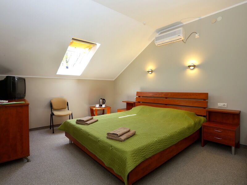 Стандарт 2-местный (мансарда)