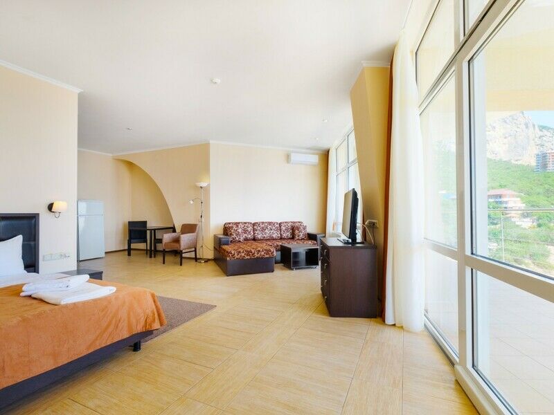 Джуниор Сьют 2-местный (вид на море)