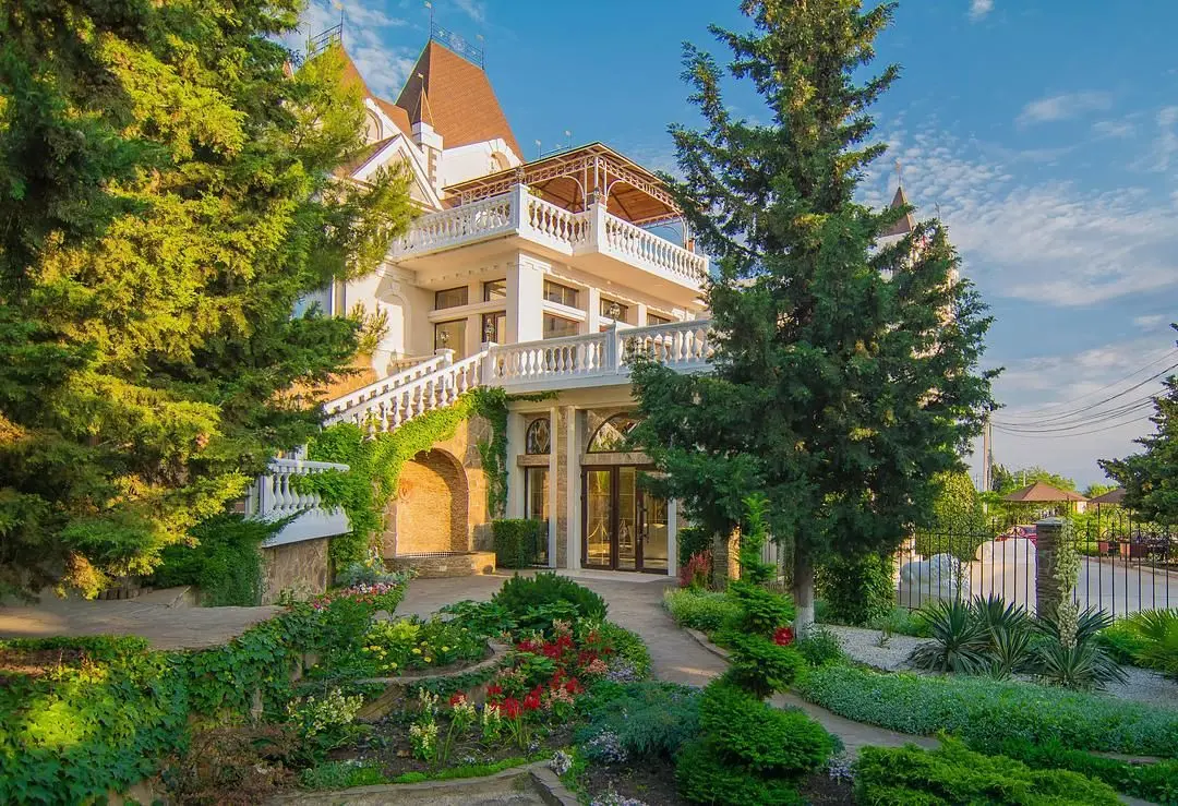 Территория | Камелот, Крым
