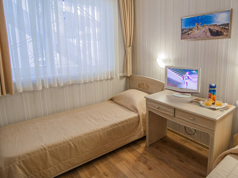 Полулюкс Семейный 3-местный 2-комнатный