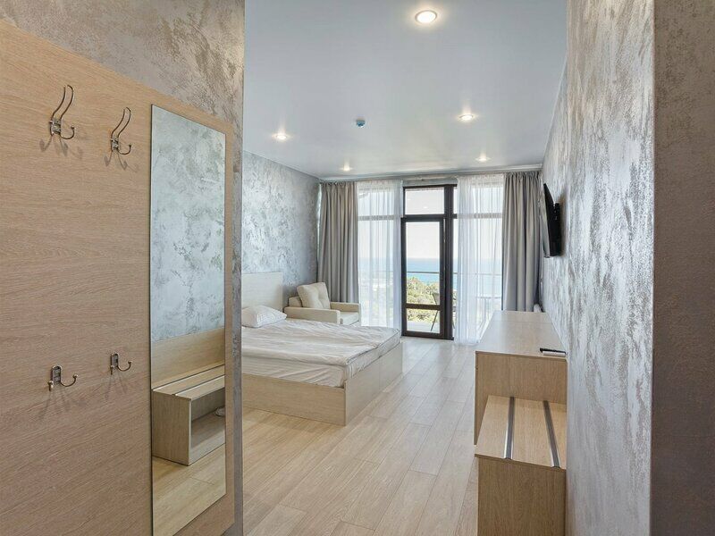 Люкс 4-местный 3-комнатный