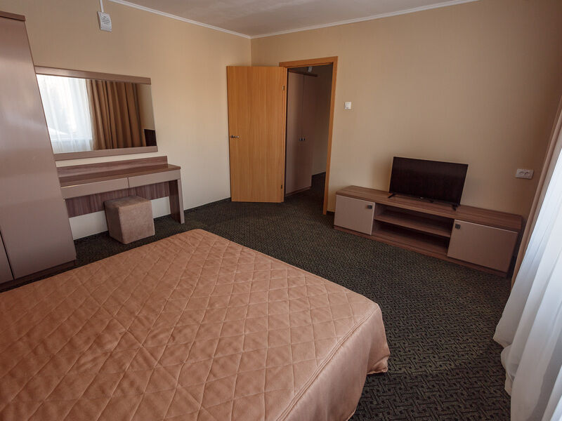 Джуниор Сюит 2-местный 2-комнатный (корпус 1)