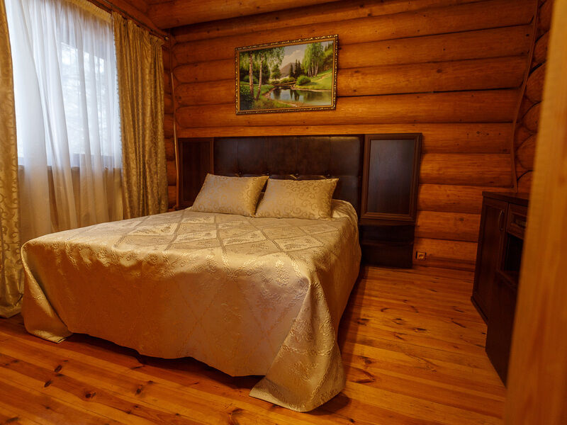 Люкс 3-местный 3-комнатный (в Зеркальном срубе)