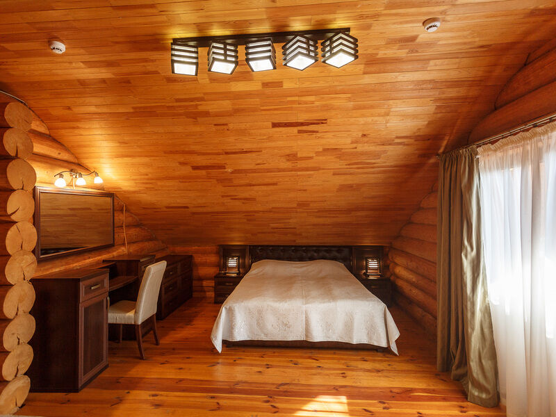 Люкс 6-местный 3-комнатный 2-этажный (в отдельно стоящем срубе)