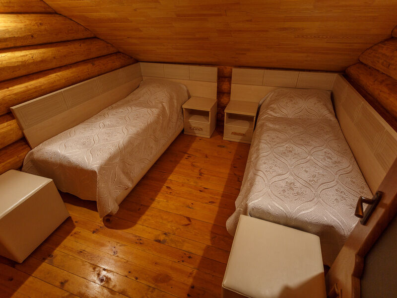 Люкс 6-местный 3-комнатный 2-этажный (в отдельно стоящем срубе)