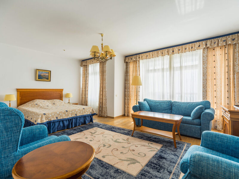 Люкс 2-местный 2-комнатный (вид на море)