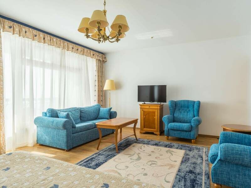 Люкс 2-местный 2-комнатный (вид на море)