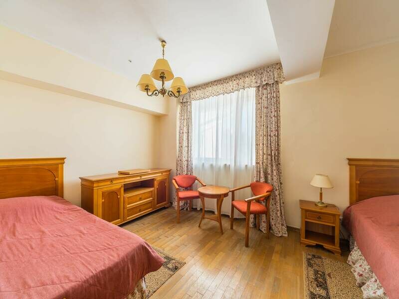 Люкс 2-местный 2-комнатный (вид на парк)