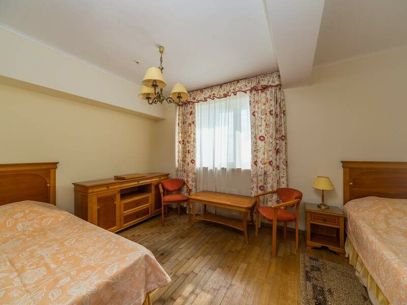 Люкс 2-местный 2-комнатный (вид на парк)