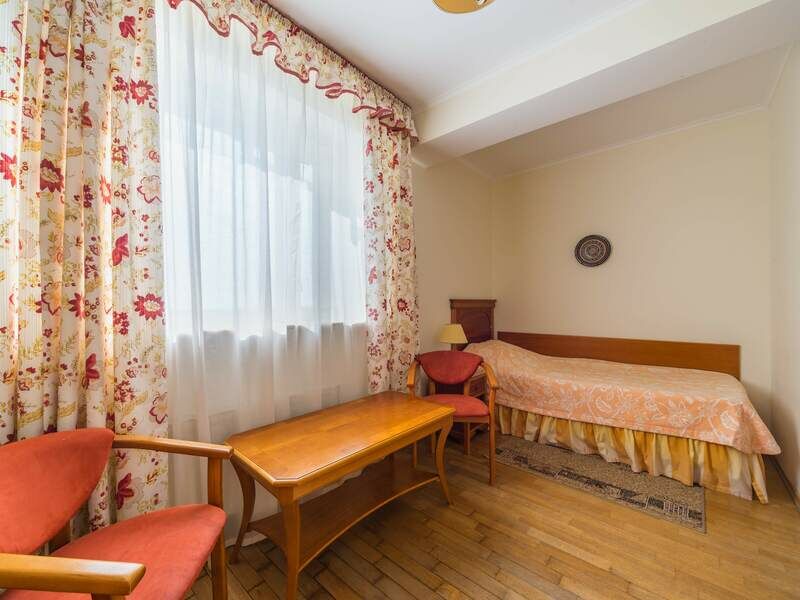 Люкс 2-местный 2-комнатный (вид на парк)