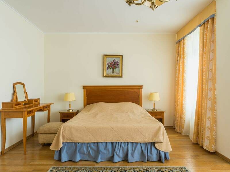 Люкс 2-местный 2-комнатный (вид на парк)