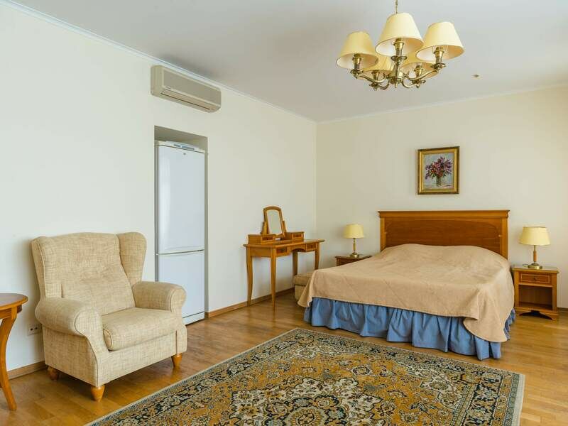 Люкс 2-местный 2-комнатный (вид на парк)