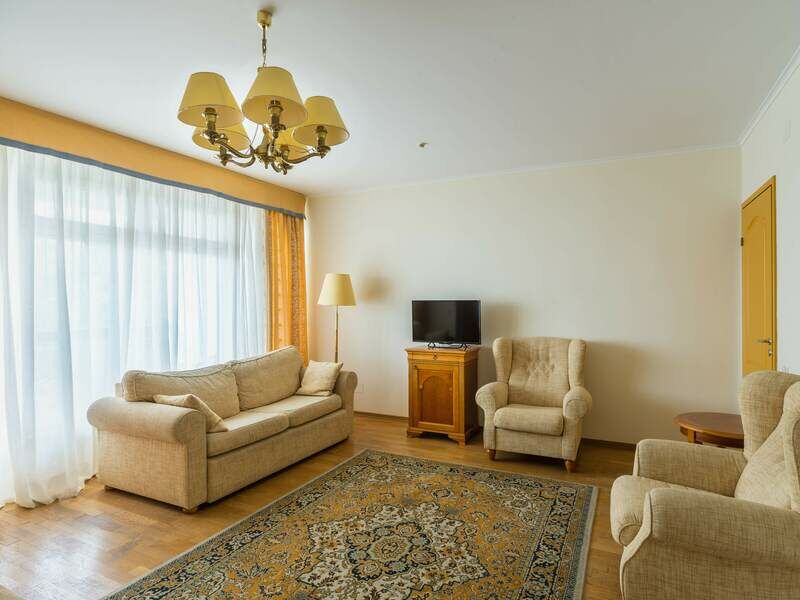 Люкс 2-местный 2-комнатный (вид на парк)